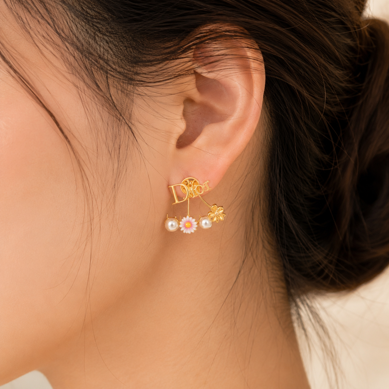Dior Mini Daisy Pearl Earrings – Gold Tone